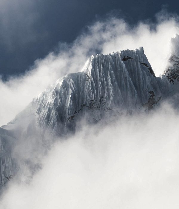 Glaciar del Salkantay durante trekking de 5 días hacia Machu Picchu en los Andes
