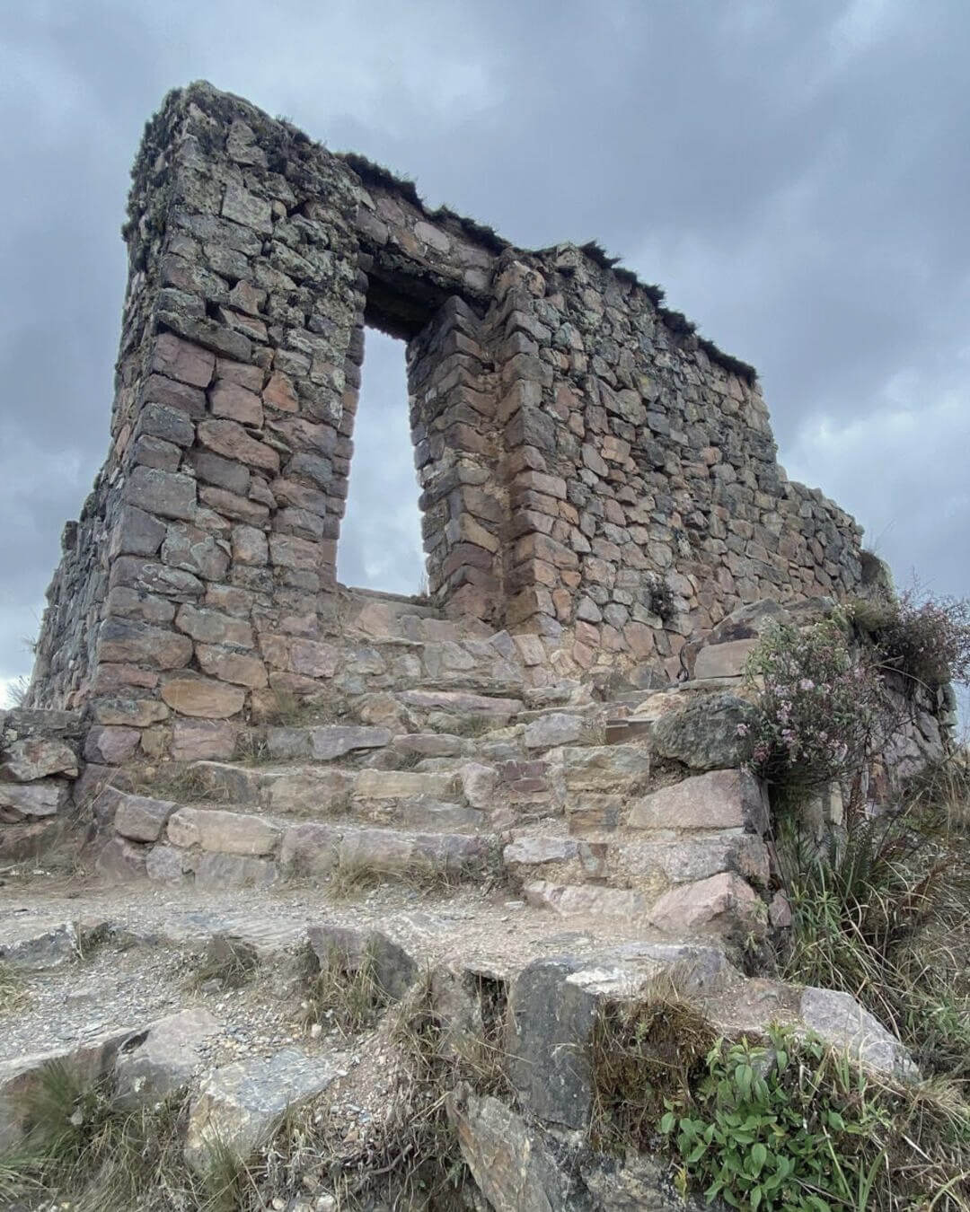 Puerta de Inti Punku en Ollantaytambo